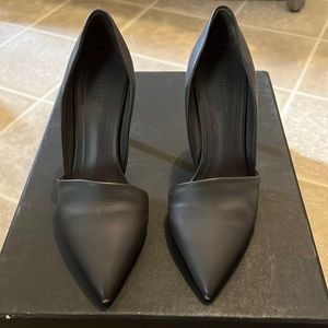 Vince Gray pumps Size 6 (Euro 36)
